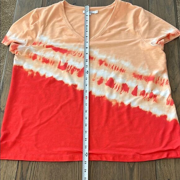 Chico's V-Neck Short Sleeve Top in Orange and Red - Picture 4 of 6